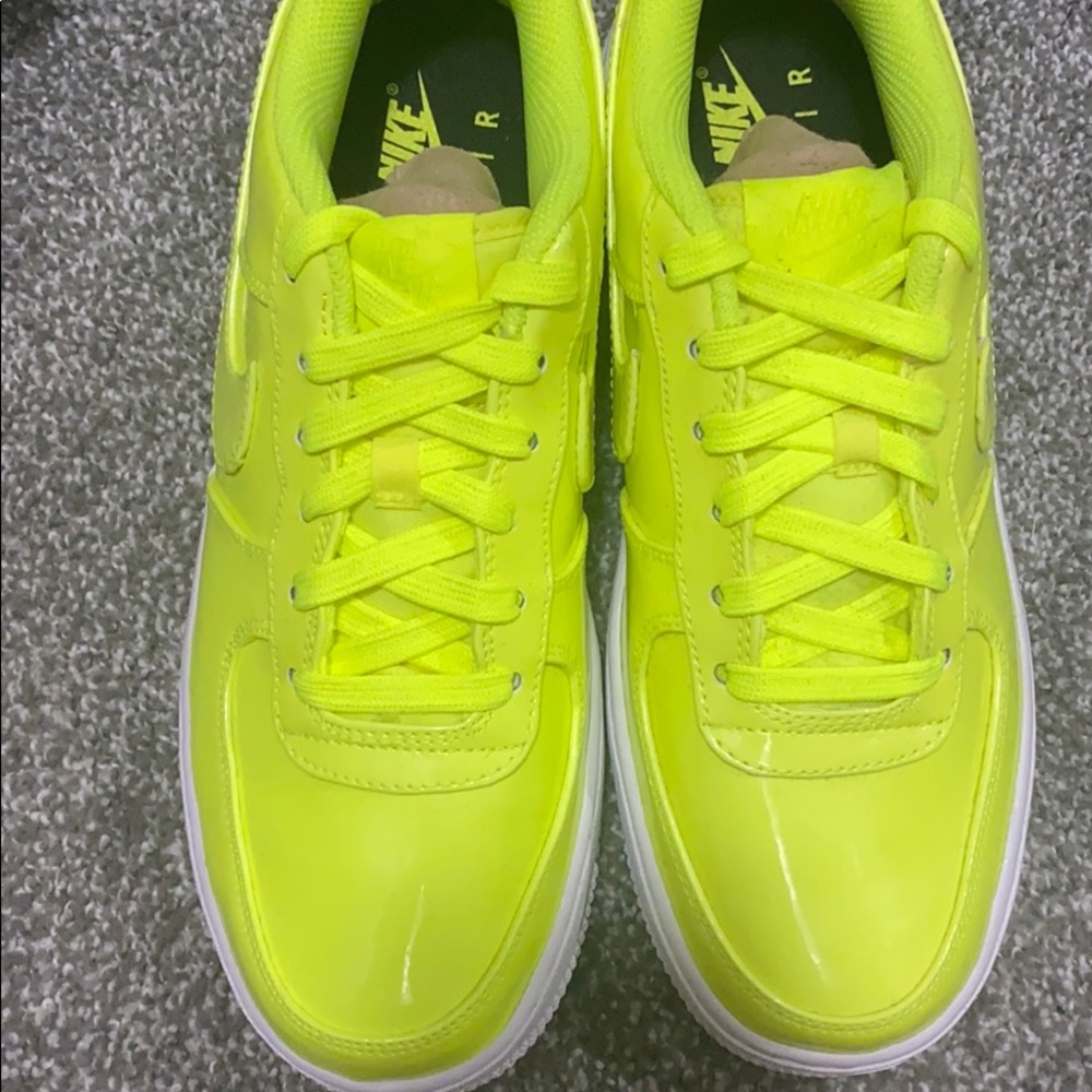 BBWT NIKE AIR FORCE ONE VOLT GREEN